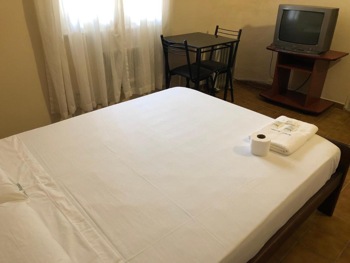 בואנוס איירס Hotel Atenas מראה חיצוני תמונה