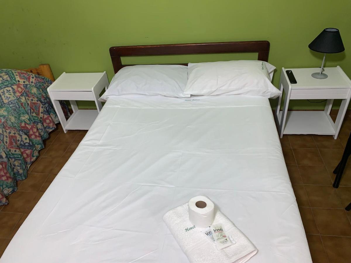 בואנוס איירס Hotel Atenas מראה חיצוני תמונה